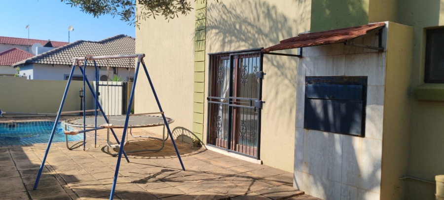 4 Bedroom Property for Sale in Melodie North West